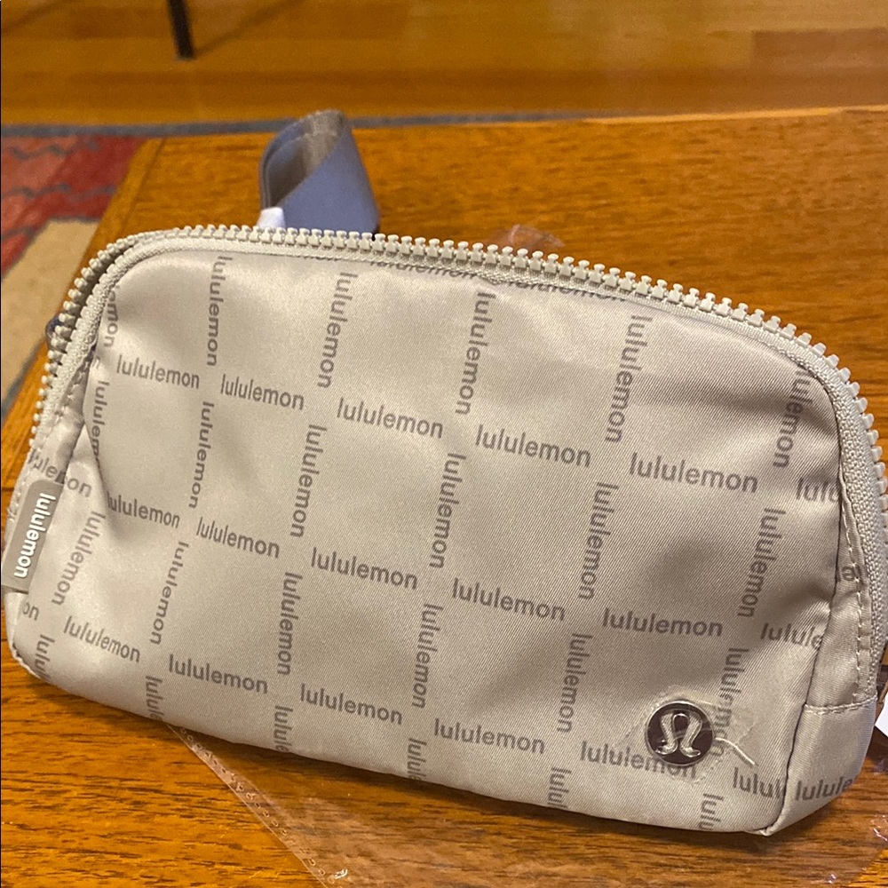 Lululemon NWT Athletica Everywhere belt bag  Gray Mini Bag